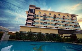 Ruean Phae Royal Park Hotel