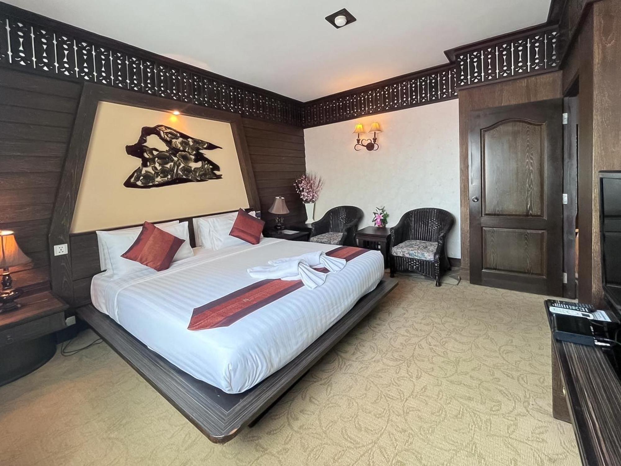 Ruean Phae Royal Park Hotel Phitsanulok Eksteriør bilde