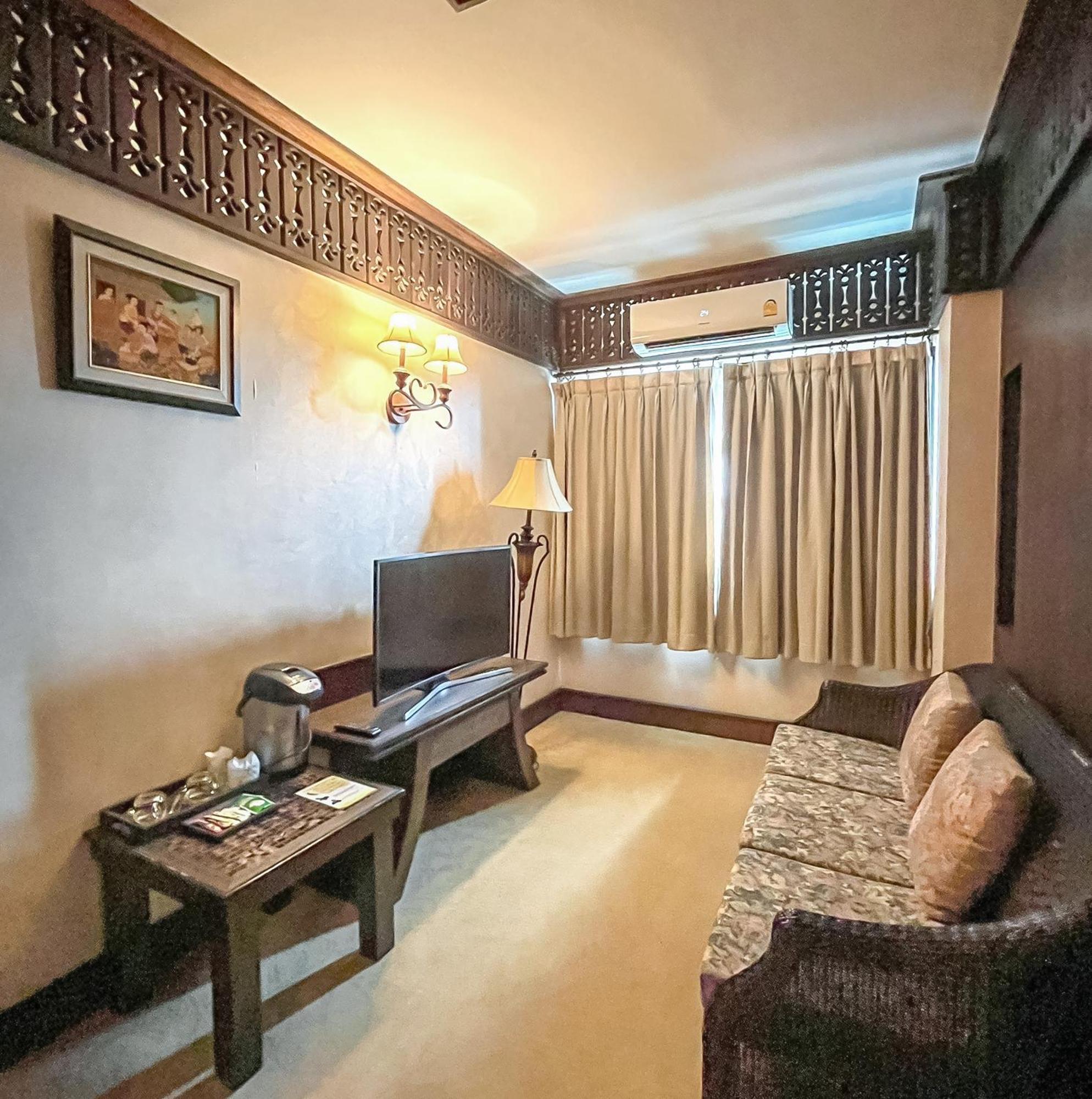 Ruean Phae Royal Park Hotel Phitsanulok Eksteriør bilde