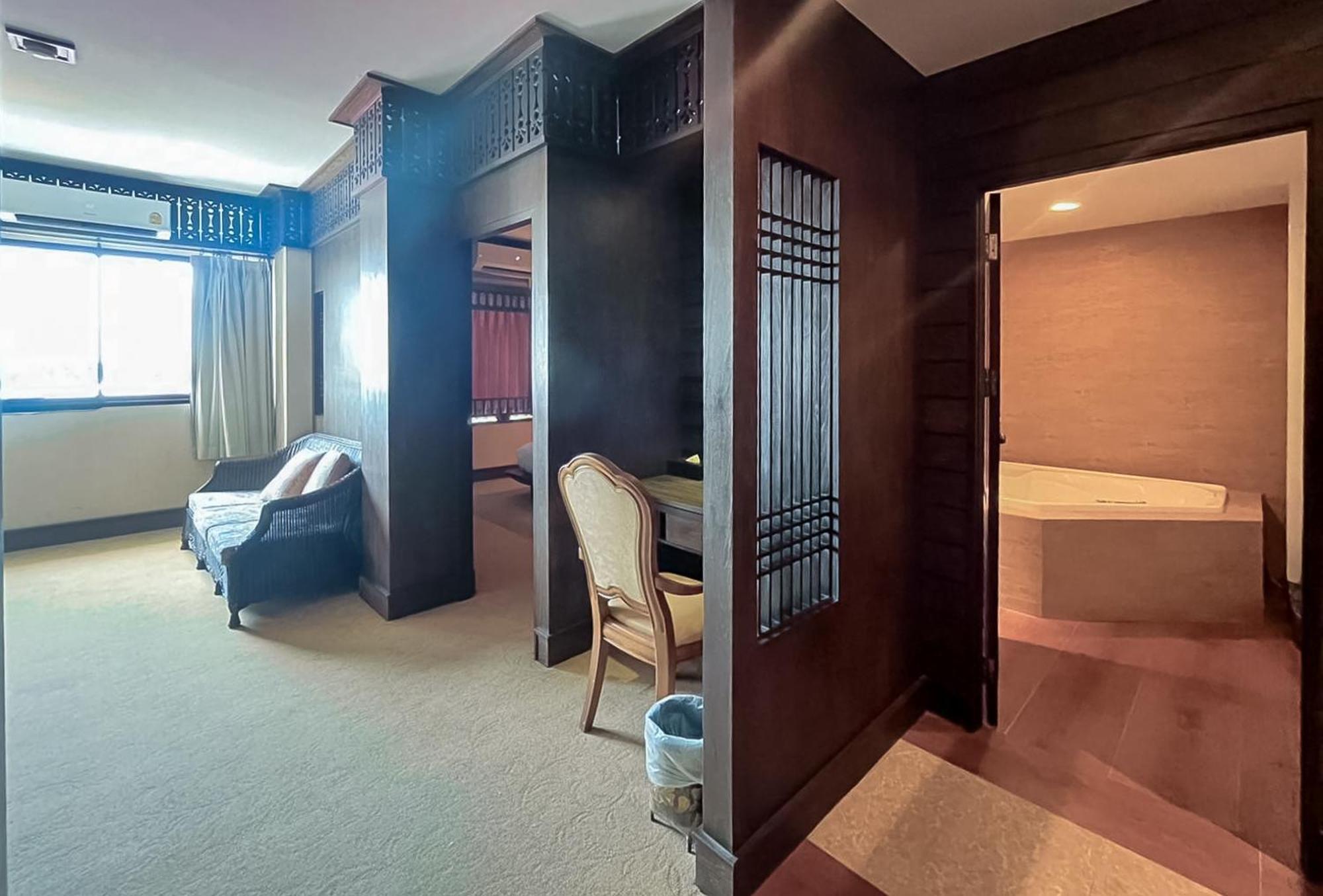 Ruean Phae Royal Park Hotel Phitsanulok Eksteriør bilde