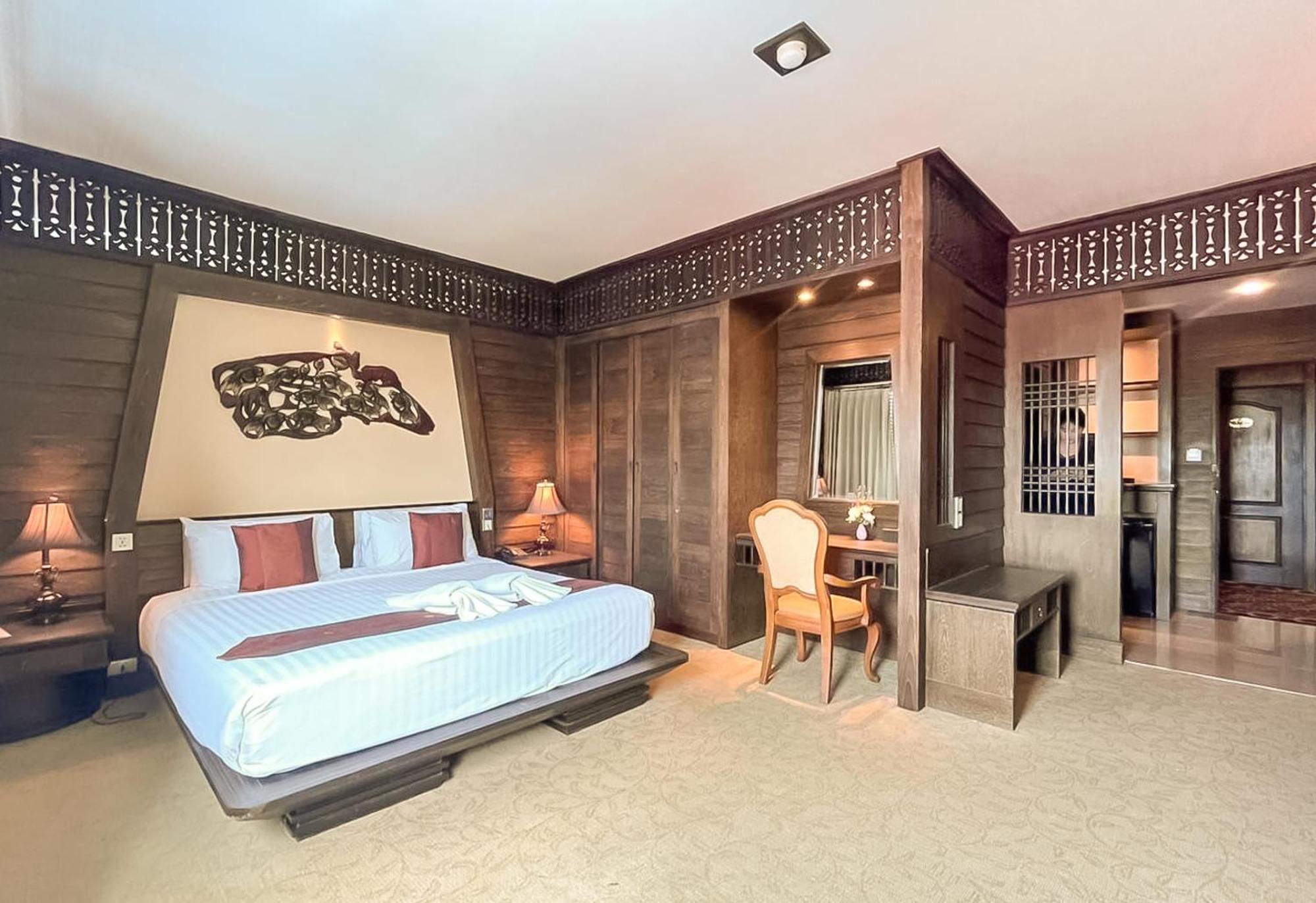 Ruean Phae Royal Park Hotel Phitsanulok Eksteriør bilde